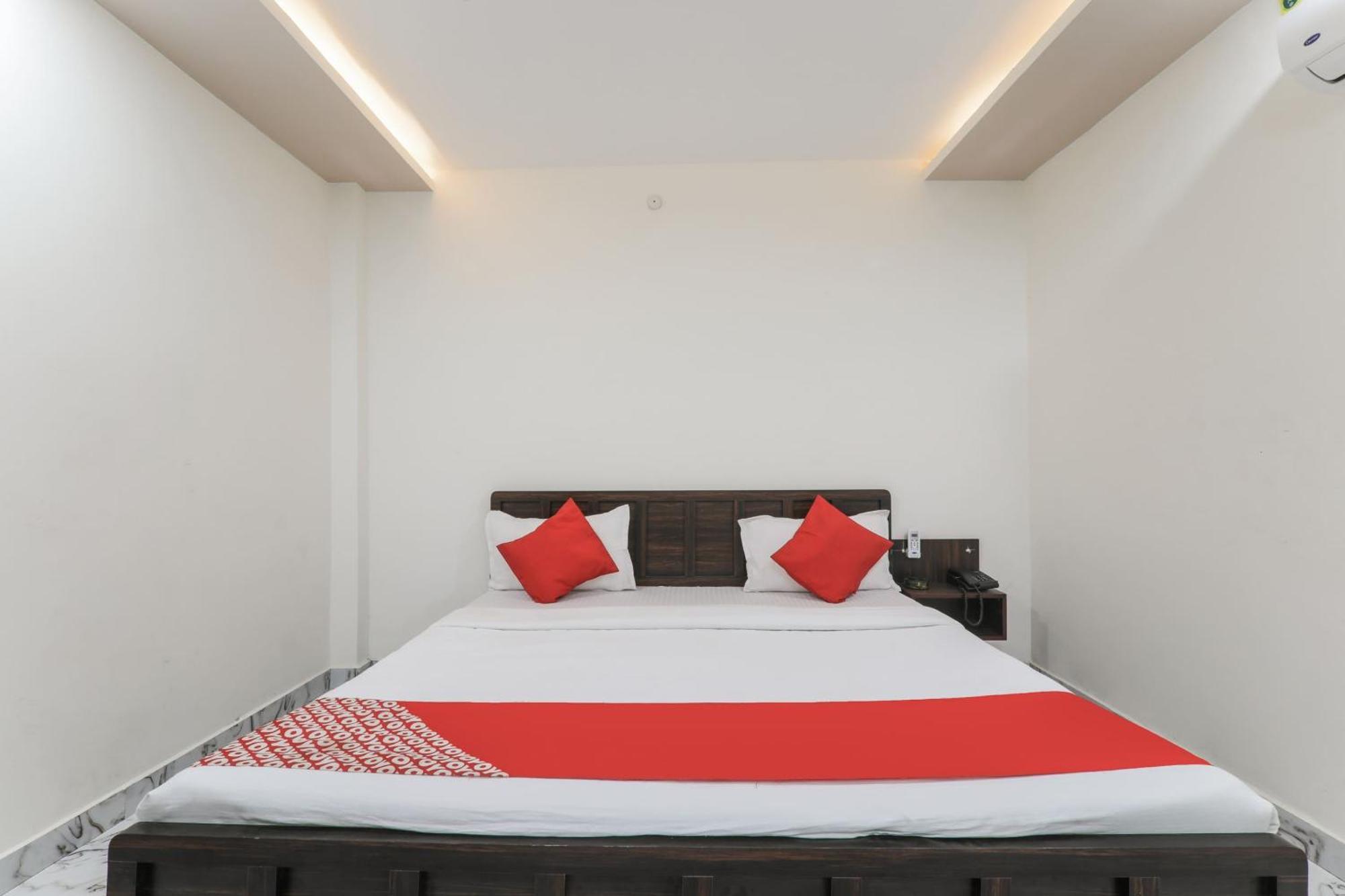 Hotel O Aastha Near Chaudhary Charan Singh International Airport Bijnaur Extérieur photo