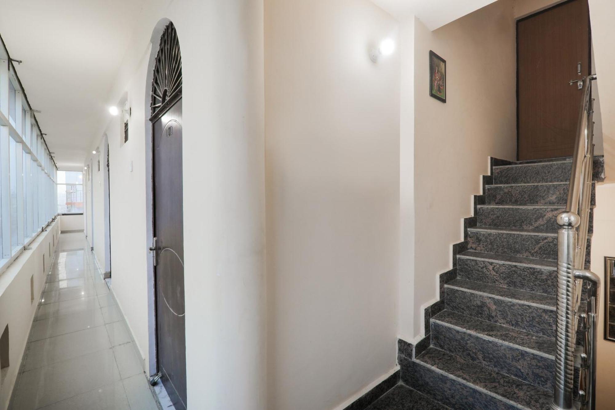 Hotel O Aastha Near Chaudhary Charan Singh International Airport Bijnaur Extérieur photo